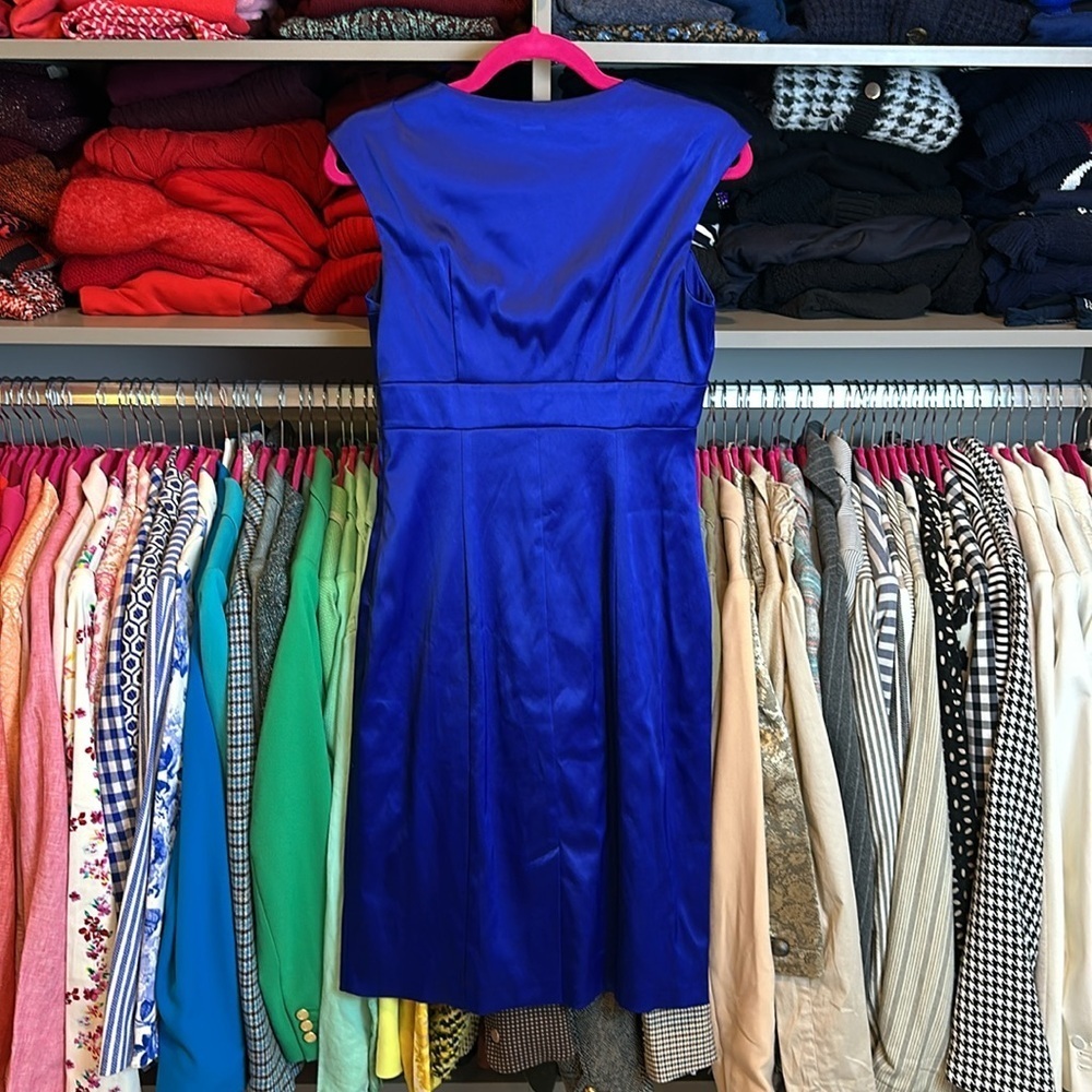 Sangria royal blue sleeveless satiny v neck dress size 6 - Picture 3 of 3